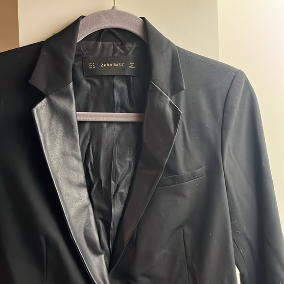 Black blazer with leather detail - Picture 3 of 6